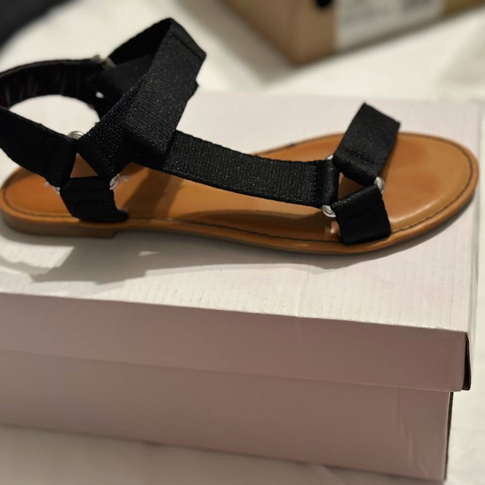 BAMBOO Black Sandals with Adjustable Straps and Casual Style